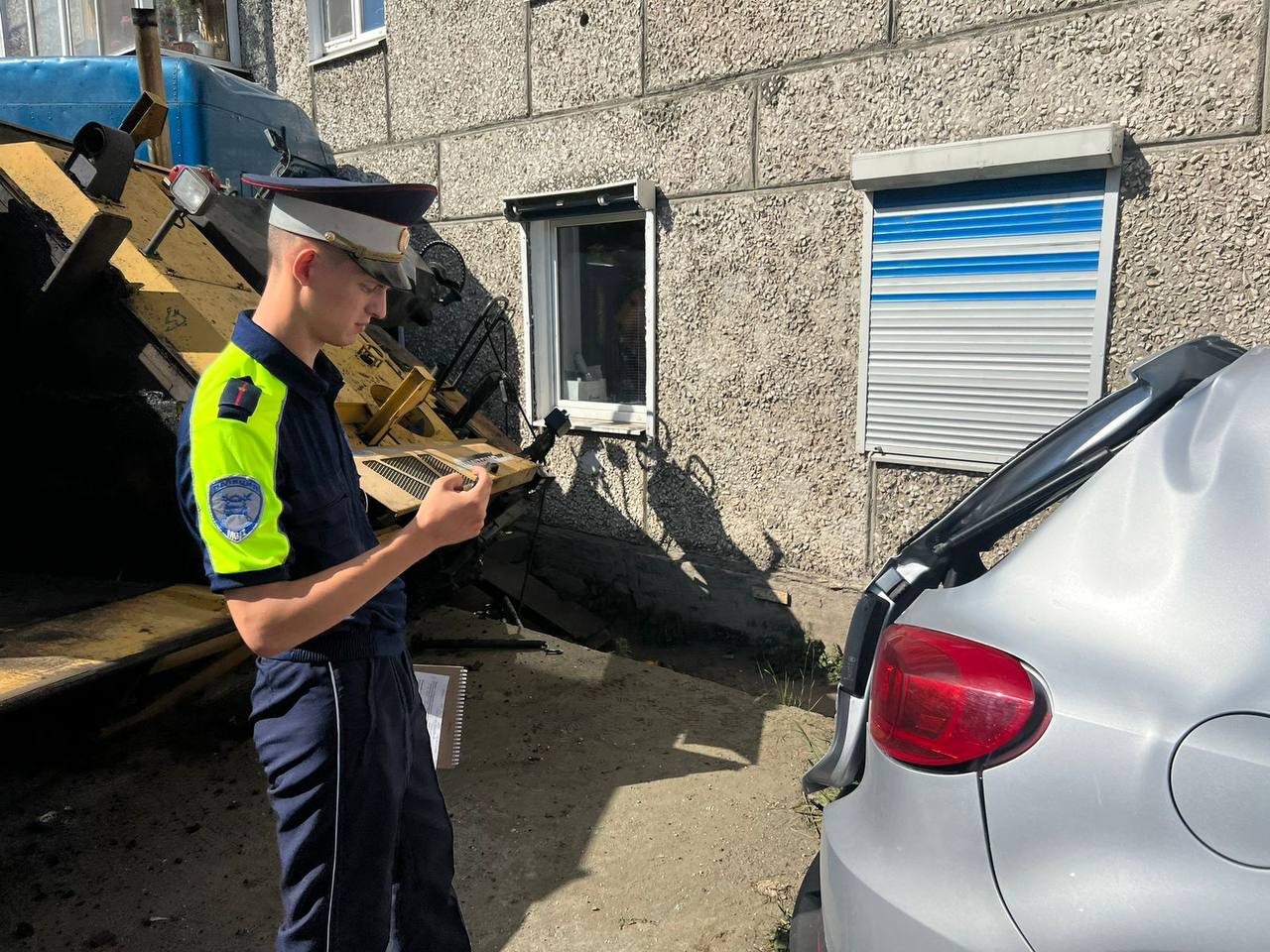 В Качканаре большегруз врезался в многоэтажный дом - ВЕДОМОСТИ Урал -  Новости Екатеринбурга и Свердловской области сегодня