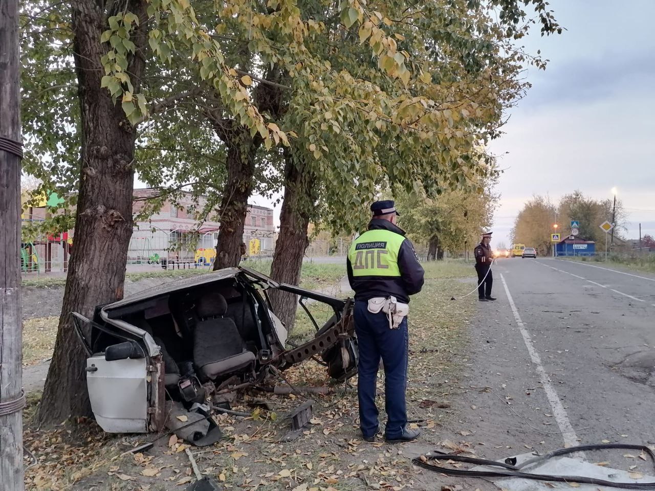 Автомобиль разорвало на части: в Серове пьяная компания устроила аварию -  ВЕДОМОСТИ Урал - Новости Екатеринбурга и Свердловской области сегодня