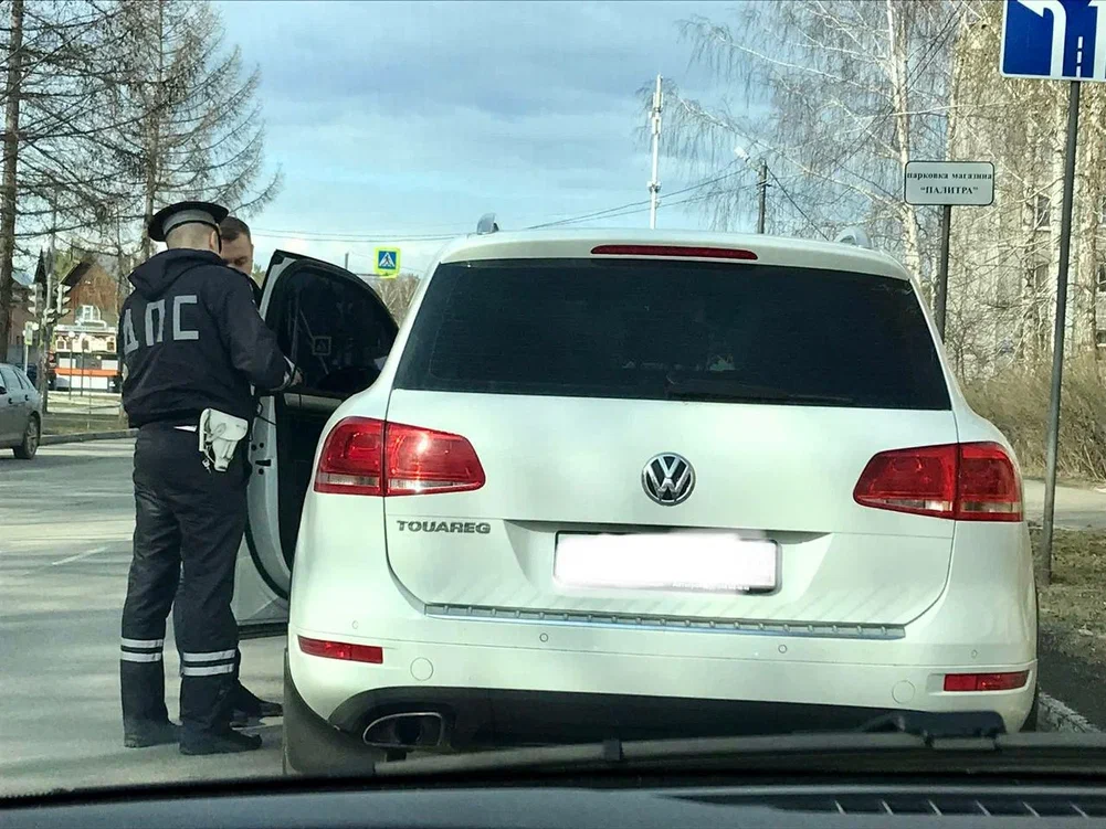 Игнорировать военкомат. Тонировка. Госавтоинспекция напоминает.