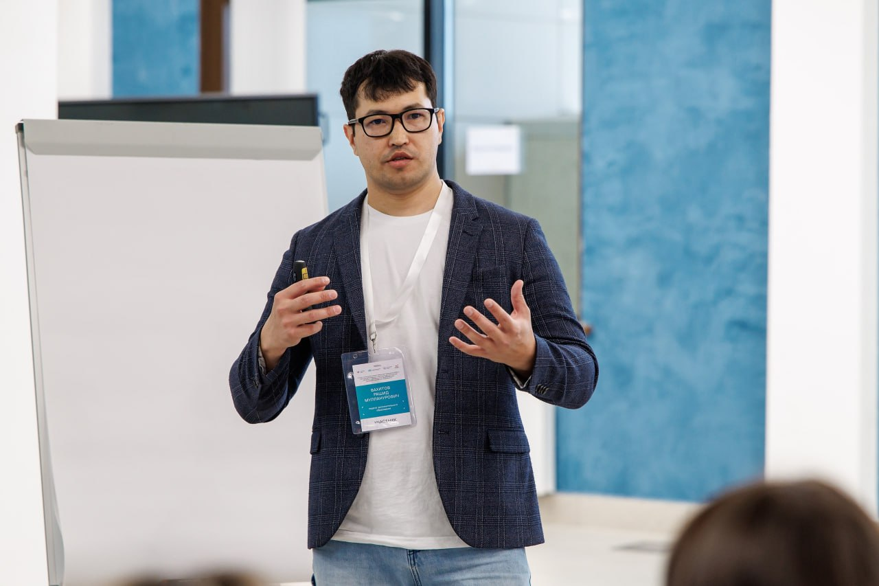 IT-педагог из Верхней Пышмы получил премию от губернатора