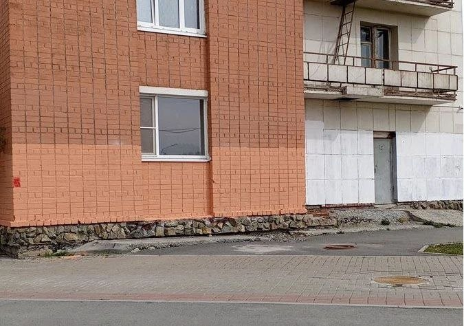 В Академическом районе закрасили 48 нарконадписей