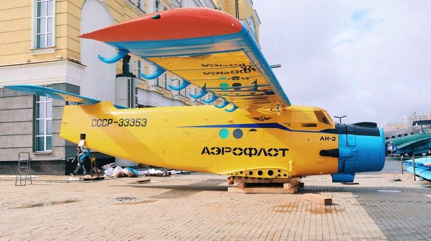 Ан-2 с прозрачным крылом представили в Верхней Пышме после реставрации