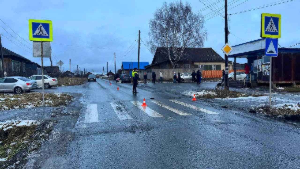 Водитель сбил школьницу в Новоуткинске, отвлекшись на разговор