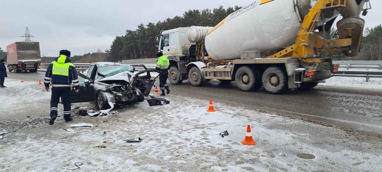 34 года стажа не спасли: водитель погиб при обгоне через сплошную на ЕКАД