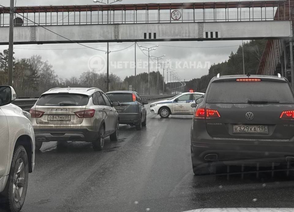 Движение затруднено на трассе Пермь-Екатеринбург из-за временных ограничений
