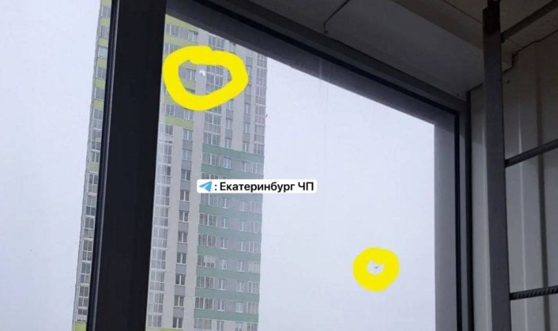 Екатеринбуржец сообщил об обстреле окон дома на улице Технической