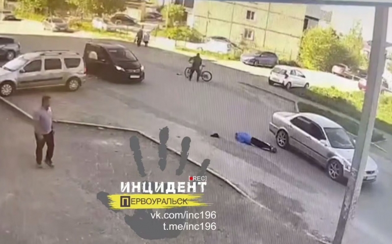 В Свердловской области велосипедист устроил дебош после ДТП - ВЕДОМОСТИ Урал - Новости Екатеринбурга и Свердловской области сегодня