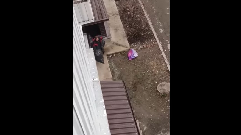 В Верхней Пышме жители многоэтажки жалуются на захламление подвала: "Живем как на пороховой бочке"... - ВЕДОМОСТИ Урал - Новости Екатеринбурга и Свердловской области сегодня