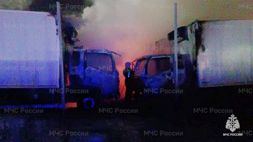 Пожар в Полеводстве: восемь грузовиков сгорели, девятый поврежден - ВЕДОМОСТИ Урал - Новости Екатеринбурга и Свердловской области сегодня