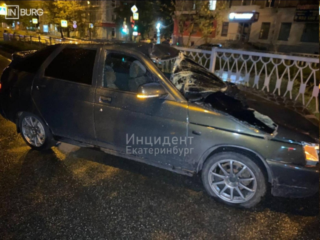 "ВАЗ" насмерть задавил пешехода на перекрёстке в столице Урала - ВЕДОМОСТИ Урал - Новости Екатеринбурга и Свердловской области сегодня