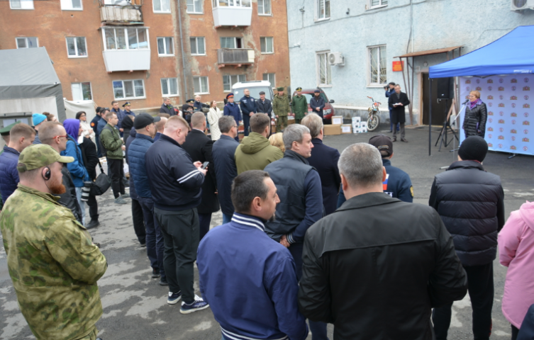Свердловские военные и волонтеры отправили гуманитарный груз на СВО - ВЕДОМОСТИ Урал - Новости Екатеринбурга и Свердловской области сегодня