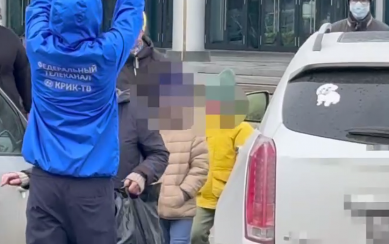 Судебные приставы вернули детей матери в Екатеринбурге - ВЕДОМОСТИ Урал - Новости Екатеринбурга и Свердловской области сегодня