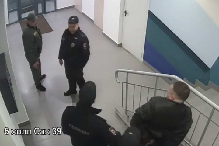 Академический: Спокойный сон в паркинге обернулся задержанием дебошира - ВЕДОМОСТИ Урал - Новости Екатеринбурга и Свердловской области сегодня