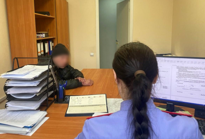 В Екатеринбурге бездомный обвиняется в хулиганстве после нападения на медиков - ВЕДОМОСТИ Урал - Новости Екатеринбурга и Свердловской области сегодня