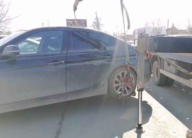 Судебные приставы арестовали БМВ должника по алиментам - ВЕДОМОСТИ Урал - Новости Екатеринбурга и Свердловской области сегодня