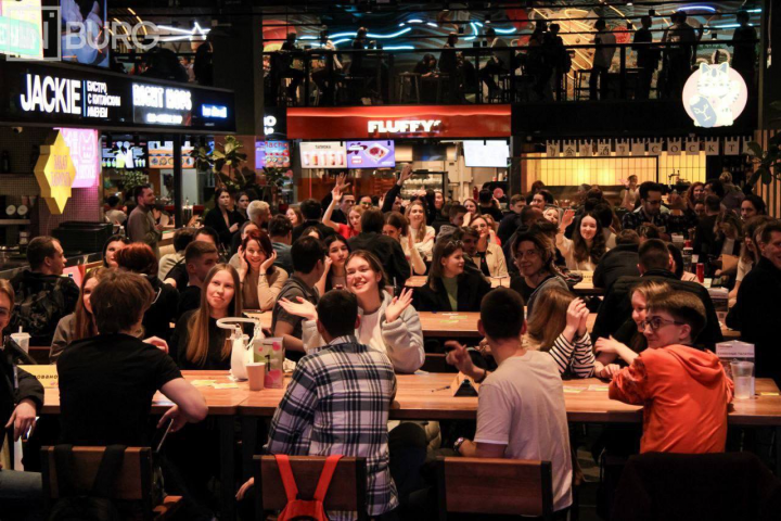 Екатеринбурге прошел первый массовый speed dating: сотни горожан искали любовь вживую - ВЕДОМОСТИ Урал - Новости Екатеринбурга и Свердловской области сегодня