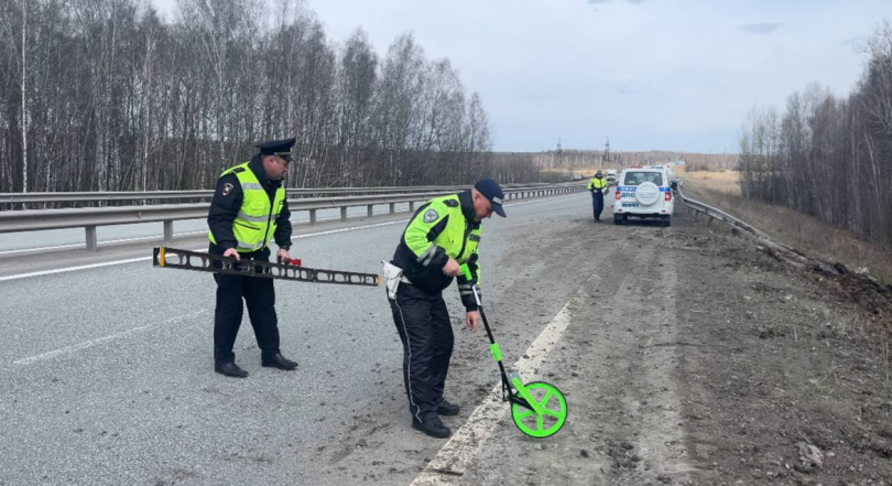 Дорожная авария в Камышловском районе: пострадал водитель грузовика - ВЕДОМОСТИ Урал - Новости Екатеринбурга и Свердловской области сегодня
