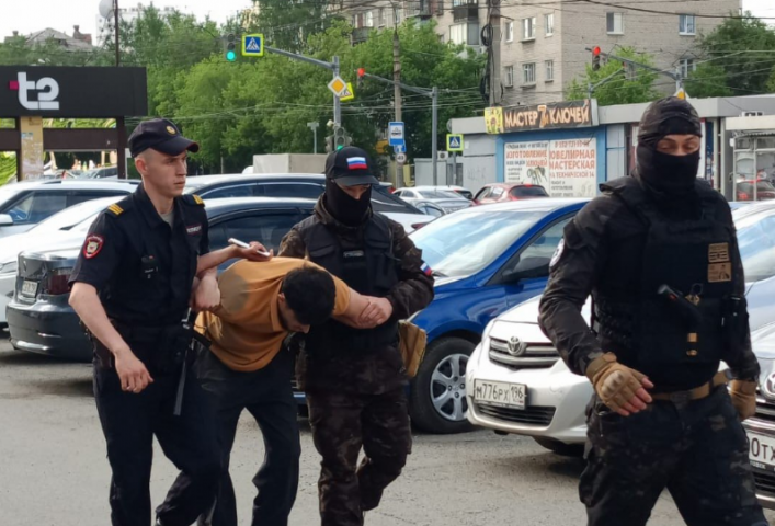В Железнодорожном районе Екатеринбурга прошел рейд "Нелегальный Мигрант" - ВЕДОМОСТИ Урал - Новости Екатеринбурга и Свердловской области сегодня