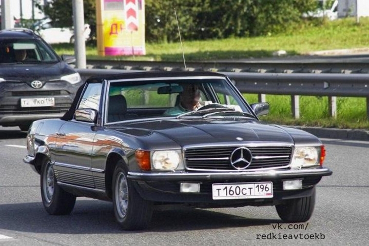   Mercedes-Benz 500 SL     -  