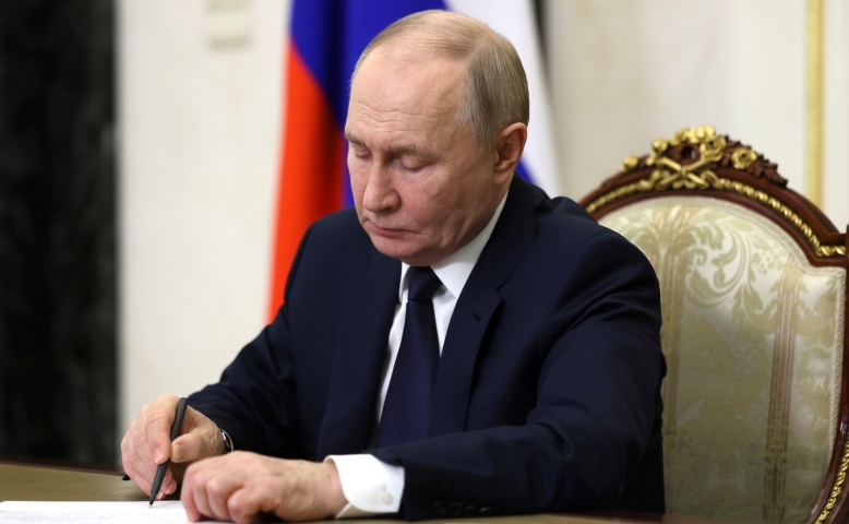 Путин обсудил с правительством возможность усиления помощи участникам СВО - ВЕДОМОСТИ Урал - Новости Екатеринбурга и Свердловской области сегодня