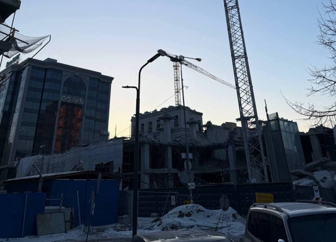В центре Екатеринбурга впервые за долгое время снесли небоскреб: на месте долгостроя “Карнеол” появится новый проект - ВЕДОМОСТИ Урал - Новости Екатеринбурга и Свердловской области сегодня