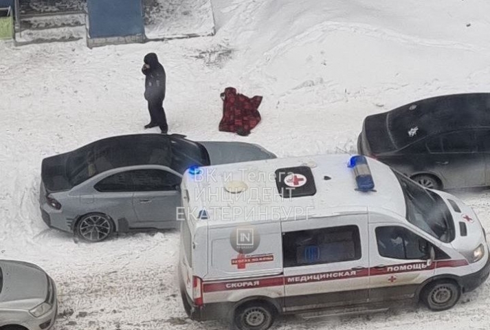 Трагедия в Екатеринбурге: 13-летняя девочка с аутизмом погибла, выпав из окна 14 этажа - ВЕДОМОСТИ Урал - Новости Екатеринбурга и Свердловской области сегодня
