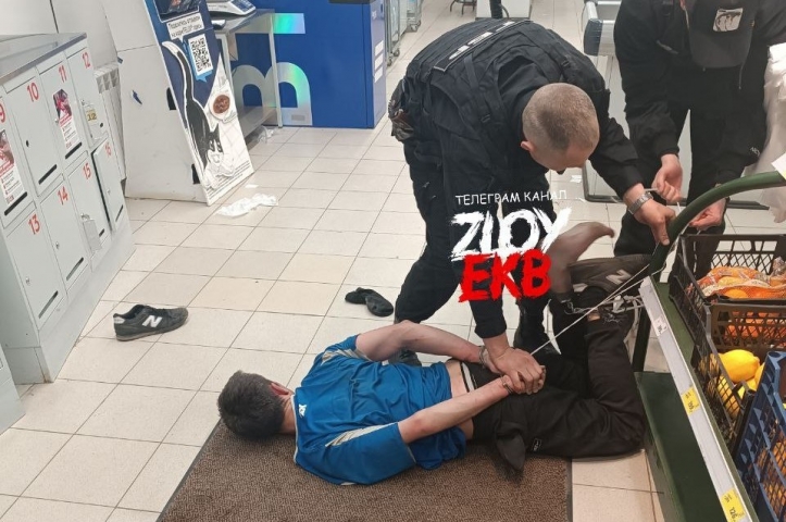 Ночной визит наркомана в екатеринбургский “Магнит” вызвал опасения у сотрудников - ВЕДОМОСТИ Урал - Новости Екатеринбурга и Свердловской области сегодня