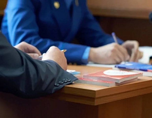 “Ремонт” без разрешения: житель Краснотурьинска ответит в суде за травмы рабочего, провалившегося в квартиру - ВЕДОМОСТИ Урал - Новости Екатеринбурга и Свердловской области сегодня