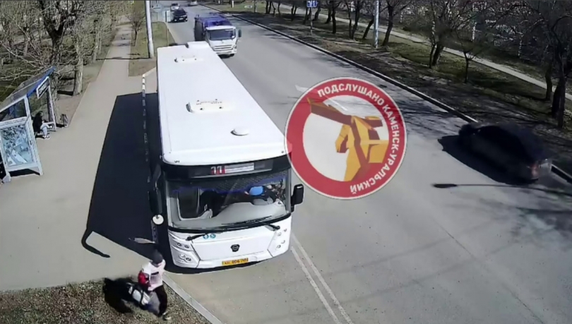 В Каменске-Уральском мусоровоз сбил ребенка, выбежавшего на дорогу - ВЕДОМОСТИ Урал - Новости Екатеринбурга и Свердловской области сегодня