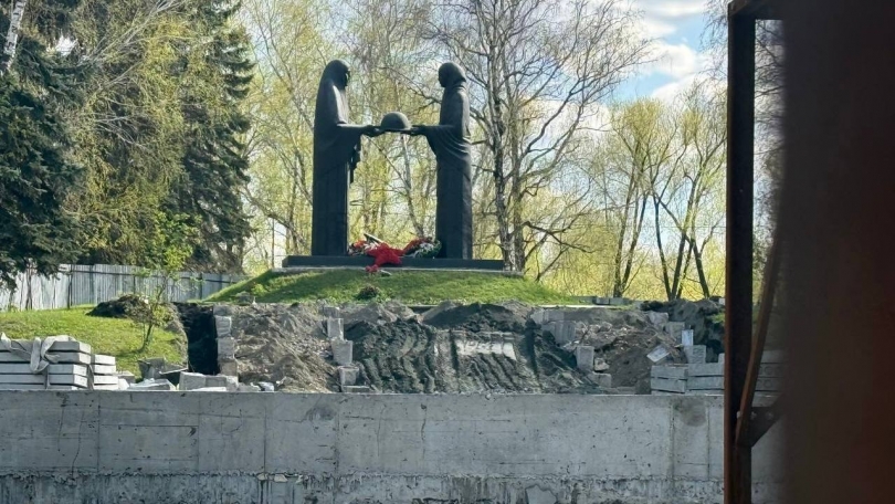 В Челябинске возбудили дело о халатности из-за затянувшегося ремонта мемориала «Скорбящие матери» - ВЕДОМОСТИ Урал - Новости Екатеринбурга и Свердловской области сегодня