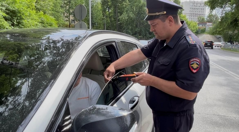 Свердловская Госавтоинспекция объявила тотальную войну тонировке - ВЕДОМОСТИ Урал - Новости Екатеринбурга и Свердловской области сегодня